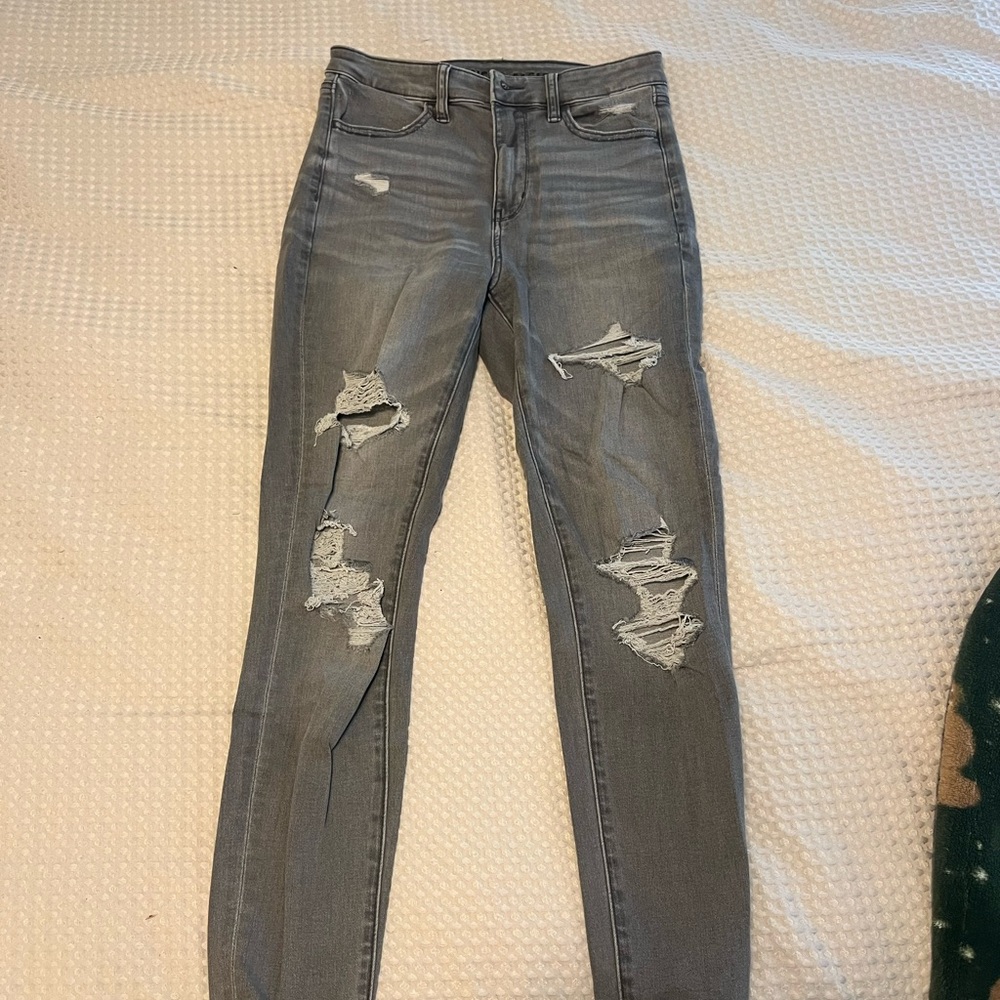 American Eagle Outfitters Gray Distressed Skinny Jeans